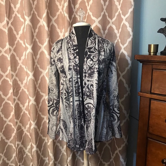 One World ⚜️ Set of Two Bohemian Style Tops - Picture 6 of 8